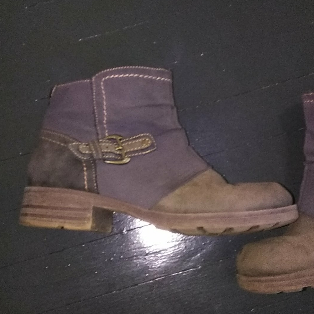 Earth Origin Boots size 9.5